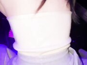 和偷操半年的亲妹妹在KTV激情开操年纪小就是听话，这骚叫声也是没谁了，骨子里的贱货