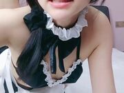 顶级颜值极品小妞女仆装啪啪 特写舔弄大屌口活很棒 撩起内衣露奶子 主动上位骑坐