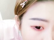 晴儿宝贝~给哥哥口舔了那么久~都硬不起来~真想一口吃掉它！求操~BB瘙痒难受~狼友们快来艹死她！