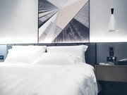 高价约极品外围，美艳动人，女神一对豪乳诱人，激情啪啪猛操