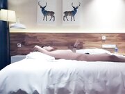 腰以下多是腿帅小伙网约极品兼职妹 苗条身材69姿势互舔 正入猛操搞得直浪叫