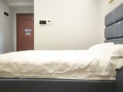 迫不及待摸摸奶子，镜头前站立后入娇喘好听