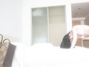 约了个极品 穿上开档黑丝 狠狠来一发