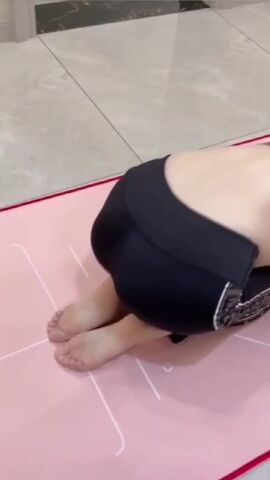 大哥不在家和极品嫂子在客厅偷情 其实早就拿下她了这次竟然扭扭捏捏不让操