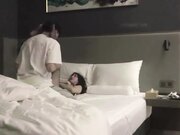 酒店约会黑丝豹纹00女网友 趁机灌醉对方 然后半推半就把女网友艹了