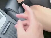 约大一骚学妹户外车震做爱我在开车她在口交全程淫语对白操的太猛连车都要操翻了