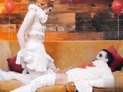 恐怖小丑的邪恶计划让继兄惊喜尖叫的榨精之旅