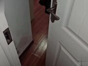 乱伦大神狂情哥哥  出租房修热水器 房间里妹妹肉丝激情诱惑 引来哥哥强烈的欲望