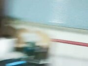 办公桌上操逼 黑丝美腿按着头深喉 坐在办公桌上 扛起双腿深插 操完电动舌头伺候