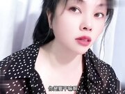 精神小伙走个亲戚把家里的女孩子给搞了