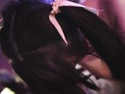 森林里小红帽骑乘猎人来满足饥渴的欲望