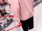 强奸爱健身的少妇邻居 戴着跳蛋逛商场女仆装酒店精液射了一脸