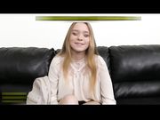 家中狂草初恋女友BB超紧 爽的舌头都伸出来了