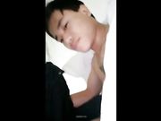 萝莉主播勾搭上饥渴小伙玩母子乱伦