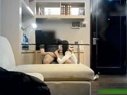 极品长腿美妇衣服还没脱就被按倒撕破黑丝强行干