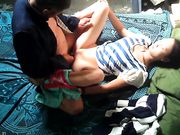 小鸡鸡老大爷不戴套干靓妹舔一点口水做润滑剂