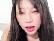 高颜值雪白巨乳女神打桩后入一对车大灯乱颤起飞