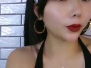 渣女路邊勾引年輕小哥車上激戰