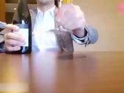 强奸同事被按桌子上操美乳丰臀