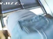 周末约女友来家里喝咖啡,顺便享受她的柔软大奶湿滑小穴