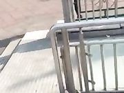 街拍射在美女黑丝袜上 真刺激