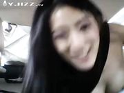 华裔眼镜哥把车盖上遮阳罩老婆在里面玩电击完整版2