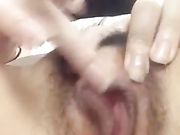 小骚货在家自拍自慰 淫水太多湿了一地