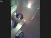 某酒店女服务员偷拍多名大奶住客洗澡