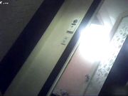 某酒店女服务员偷拍多名大奶住客洗澡