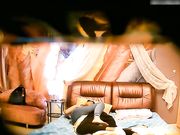 清纯漂亮的大学美女穿着紧身牛仔裤太性感,还没操就已经被爱舔逼的男友扯掉裤子舔到高潮后再狠狠狂插