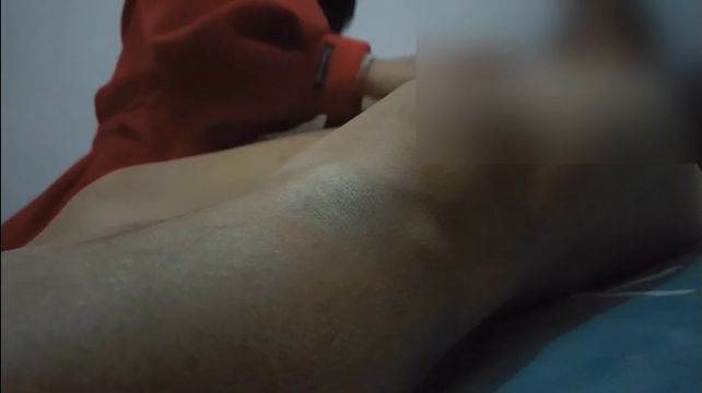 双机位无水印高清拍摄城中村小巷红衣年轻站街女只要100块