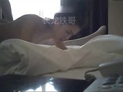 长龙铁哥酒店约炮身材苗条的良家美少妇720P完整版