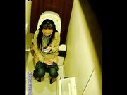 经典厕所偷拍还有外国小姐姐,狼友们有福了