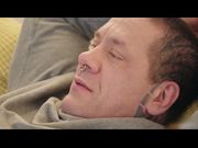 纹身猛男大街上调戏妇女,带回家就大鸡吧伺候,让她淫水直流