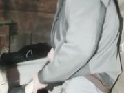 为了礼物太拼了年轻主播不挑食户外与两个很饥渴的大叔玩3P大叔很着急要插啊不停说快点快点对白非常精彩