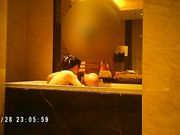 王老板每周都要约的少妇理财师酒店爆操干完一起鸳鸯浴浴缸里再次大战干的说感觉太好了呻吟动听国语对白720P高清