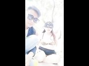 寂寞姐的儿子带了个年轻帅哥和妈妈一块户外大树下玩3P一前一后干翻骚妈