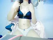 良家小少妇冰夏初来乍到 镜头前露出一对奶子 在手里随意变换形状