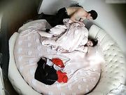 气质性感的白领美女被男友带到酒店后要啪啪 美女不愿意被男的强行一件件脱掉衣服,抠到快高潮时才狠狠操