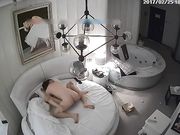 样子有点挫的眼镜小老总猛干白嫩情人浴缸内缠绵开草抱起来干浪叫呻吟声我是佩服还说受不了了救命回床上继续干