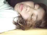 逼逼粉嫩的美女大学生约会网友被迷倒无套内射 嫩屄被灌满白浆