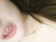 粉嫩嫩的美女主播双跳蛋玩自己的粉嫩小穴 阴毛稀疏很性感 淫语挑逗