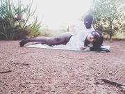 网络红人VV姐大清早穿着黑色蕾丝裤袜高跟和炮友乡下田间的丛林野战108P高清无水印