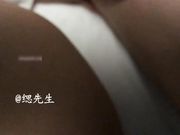 靴下绅士2018年复出作品第2弹-96年超靓女神妹子丝袜足交啪啪,洪水泛滥,嘴里喊着:不要,不要.身体却拼命迎