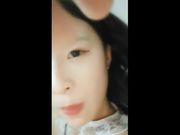 神似周冬雨的清纯可爱小美女现场直播摸奶抠穴自慰大秀淫荡对白