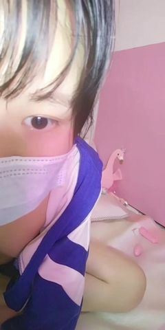 男俊女美 情侣主播双双露脸收费开秀 口交啪啪 玩的姿势不少 妹子真是颜值好身材也苗条