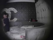 主题钟点房小伙找个年轻小姐把妹纸干的娇喘呻吟不止