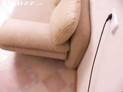 邻家小妹独自玩耍遭猥琐管道工强行后入破处