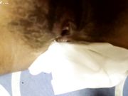 周末让D奶女友穿上黑丝和情趣女仆装连续内射了两次