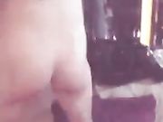 多人淫乱KTV包厢裸体用逼吸烟